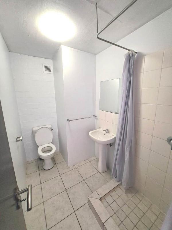 1 Bedroom Property for Sale in Wynberg Western Cape